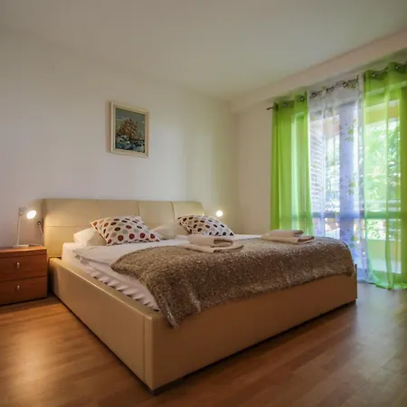 Alenka * Novigrad Istria